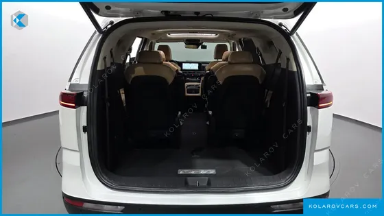 KIA CARNIVAL DIESEL 9-SEATER NOBLESSE