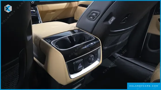 KIA CARNIVAL GASOLINE 9-SEATER SIGNATURE