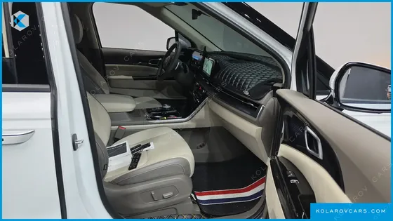 KIA CARNIVAL GASOLINE 7-SEATER HI-LIMOUSINE