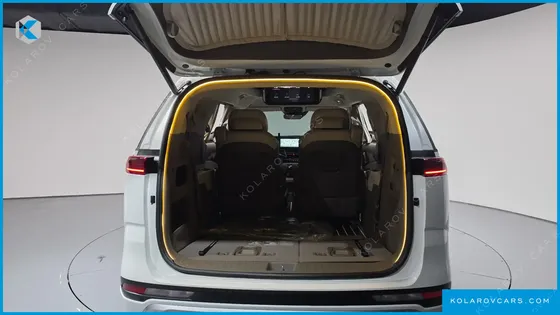 KIA CARNIVAL GASOLINE 7-SEATER HI-LIMOUSINE