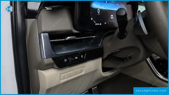 KIA CARNIVAL GASOLINE 7-SEATER HI-LIMOUSINE