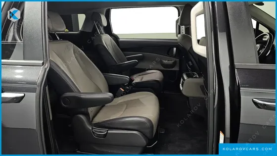 KIA CARNIVAL DIESEL 9-SEATER PRESTIGE