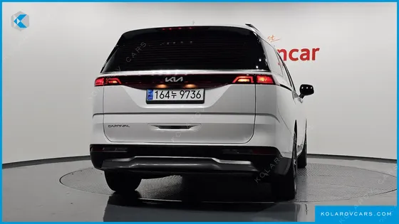 KIA CARNIVAL DIESEL 9-SEATER SIGNATURE