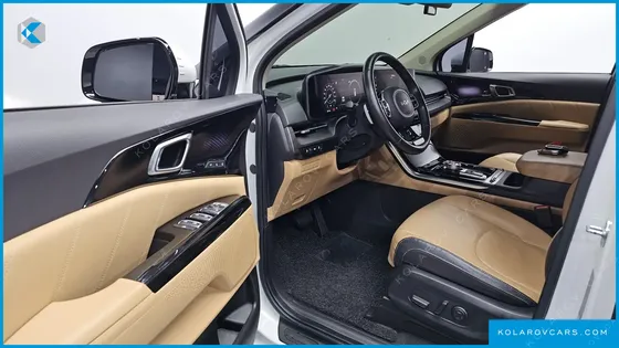 KIA CARNIVAL DIESEL 9-SEATER SIGNATURE