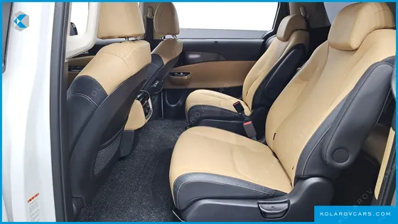 KIA CARNIVAL DIESEL 9-SEATER SIGNATURE