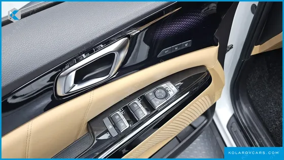 KIA CARNIVAL DIESEL 9-SEATER SIGNATURE