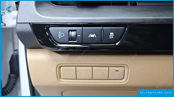 KIA CARNIVAL DIESEL 9-SEATER SIGNATURE