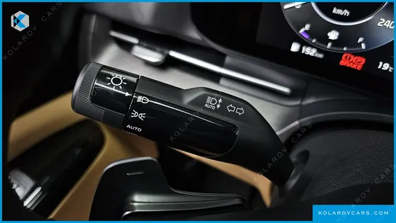 KIA CARNIVAL DIESEL 9-SEATER SIGNATURE