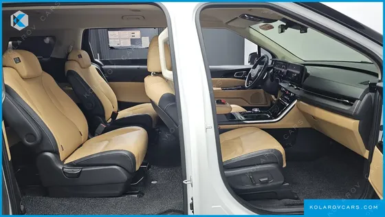 KIA CARNIVAL DIESEL 9-SEATER SIGNATURE