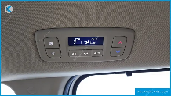 KIA CARNIVAL DIESEL 9-SEATER SIGNATURE