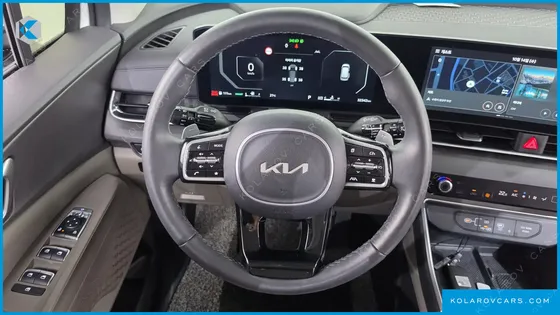 KIA CARNIVAL GASOLINE 9-SEATER PRESTIGE