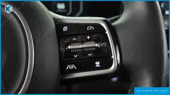 KIA CARNIVAL GASOLINE 9-SEATER PRESTIGE