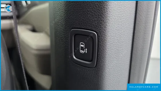 KIA CARNIVAL GASOLINE 9-SEATER PRESTIGE