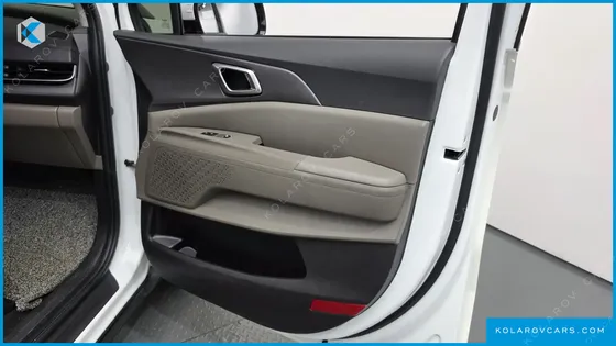 KIA CARNIVAL GASOLINE 9-SEATER PRESTIGE