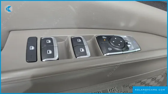 KIA CARNIVAL GASOLINE 9-SEATER PRESTIGE