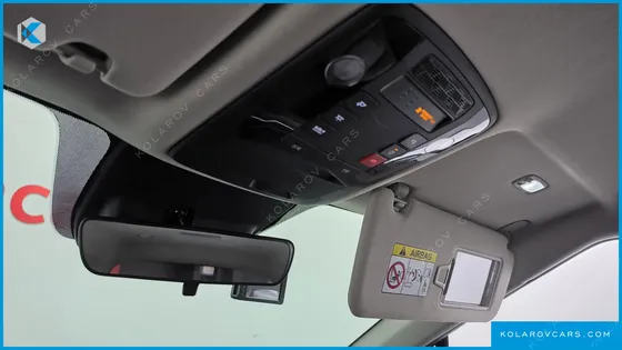 KIA CARNIVAL GASOLINE 9-SEATER PRESTIGE