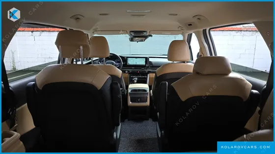 KIA CARNIVAL GASOLINE 9-SEATER PRESTIGE