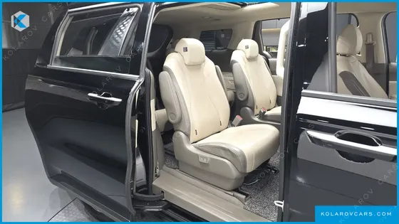 KIA CARNIVAL GASOLINE 9-SEATER SIGNATURE