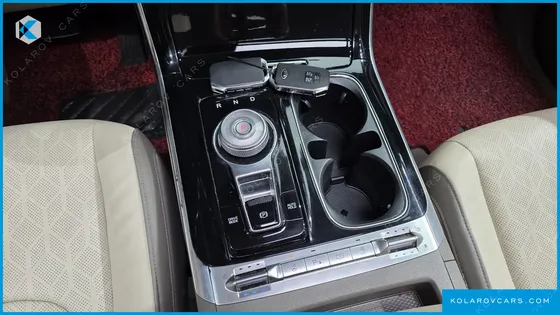 KIA CARNIVAL DIESEL 9-SEATER NOBLESSE