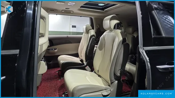 KIA CARNIVAL DIESEL 9-SEATER NOBLESSE