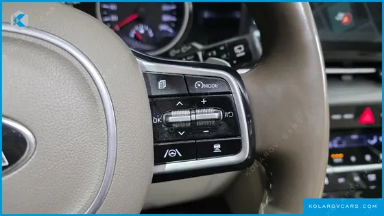KIA CARNIVAL DIESEL 9-SEATER NOBLESSE