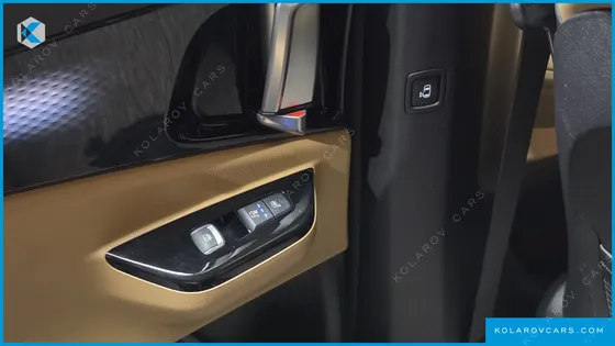 KIA CARNIVAL DIESEL 7-SEATER SIGNATURE
