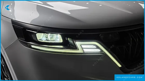 KIA CARNIVAL DIESEL 7-SEATER SIGNATURE