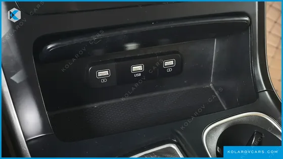 KIA CARNIVAL DIESEL 9-SEATER PRESTIGE