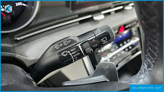 KIA CARNIVAL DIESEL 9-SEATER NOBLESSE