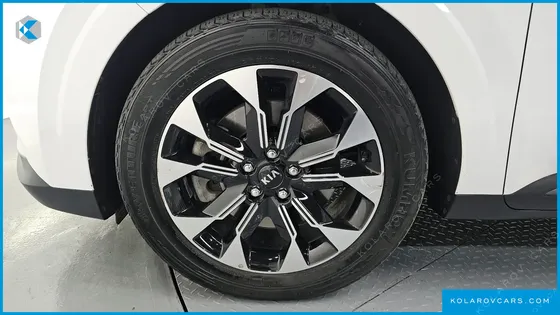 KIA CARNIVAL DIESEL 9-SEATER PRESTIGE