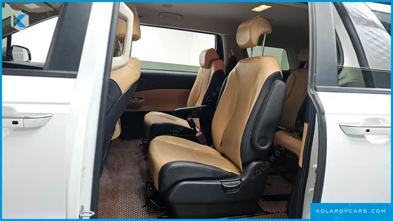 KIA CARNIVAL DIESEL 9-SEATER PRESTIGE