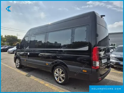HYUNDAI SOLATI 15-SEATER