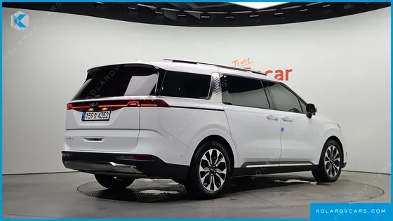 KIA CARNIVAL GASOLINE 9-SEATER SIGNATURE