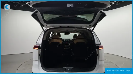 KIA CARNIVAL GASOLINE 9-SEATER SIGNATURE