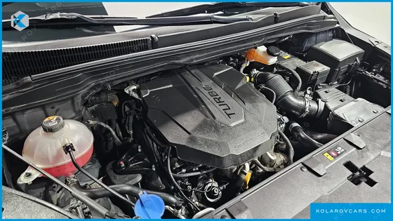 KIA CARNIVAL DIESEL 7-SEATER OUTDOOR