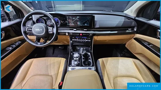 KIA CARNIVAL DIESEL 7-SEATER OUTDOOR