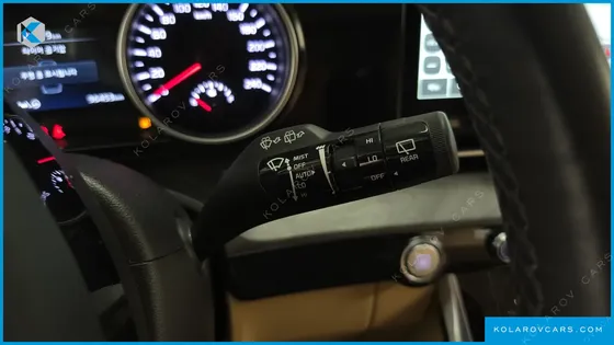 KIA CARNIVAL GASOLINE 9-SEATER NOBLESSE