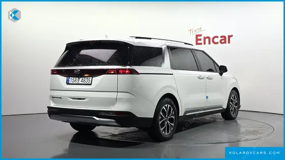 KIA CARNIVAL DIESEL 9-SEATER SIGNATURE
