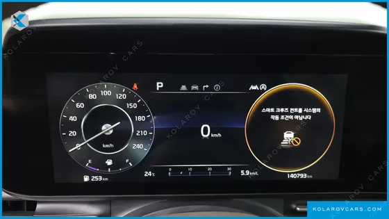 KIA CARNIVAL DIESEL 9-SEATER SIGNATURE