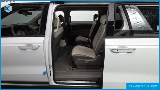 KIA CARNIVAL DIESEL 9-SEATER SIGNATURE