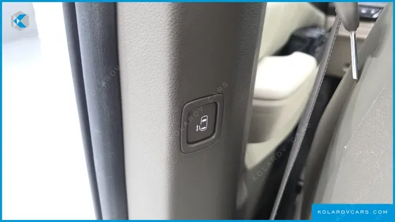 KIA CARNIVAL DIESEL 9-SEATER SIGNATURE