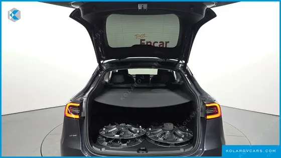 TESLA MODEL Y RWD