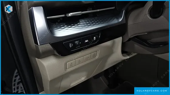 KIA CARNIVAL DIESEL 9-SEATER HI-LIMOUSINE