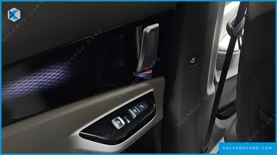 KIA CARNIVAL DIESEL 9-SEATER HI-LIMOUSINE
