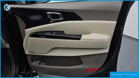 KIA CARNIVAL DIESEL 9-SEATER HI-LIMOUSINE