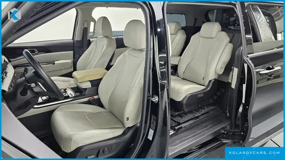 KIA CARNIVAL DIESEL 9-SEATER NOBLESSE