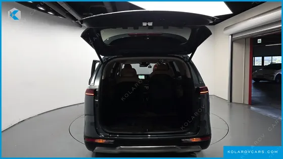 KIA CARNIVAL DIESEL 7-SEATER SIGNATURE
