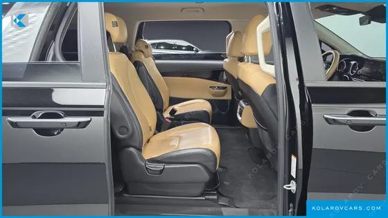 KIA CARNIVAL DIESEL 9-SEATER PRESTIGE