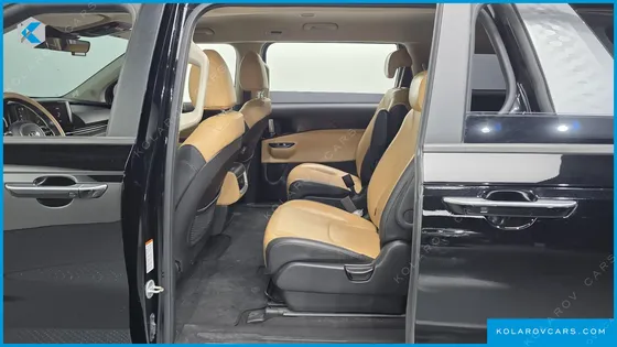 KIA CARNIVAL DIESEL 9-SEATER PRESTIGE