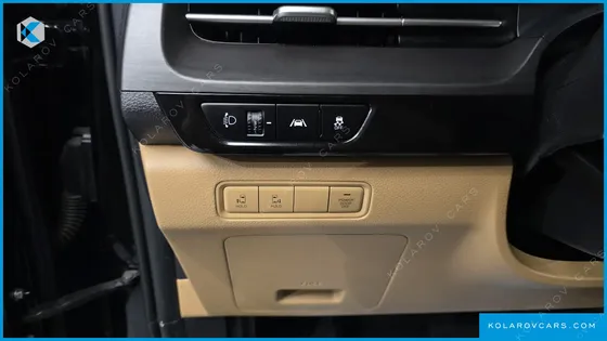 KIA CARNIVAL DIESEL 9-SEATER PRESTIGE